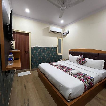 The Century Plaza Hotel Varanasi Exterior foto