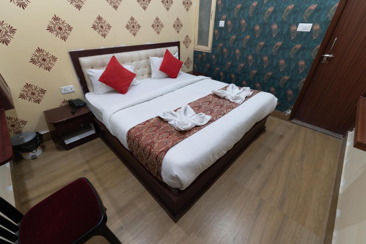 The Century Plaza Hotel Varanasi Exterior foto